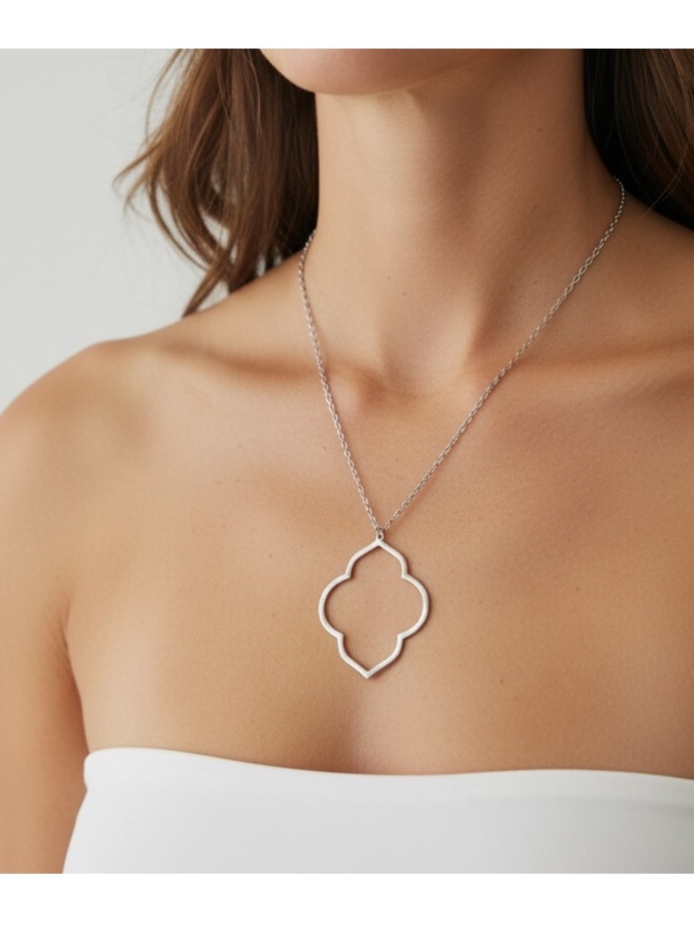 Elegant Silver Pendant Necklace